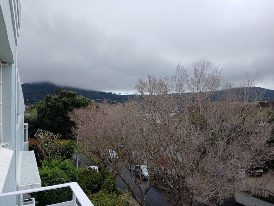 To Let 1 Bedroom Property for Rent in Vredehoek Western Cape